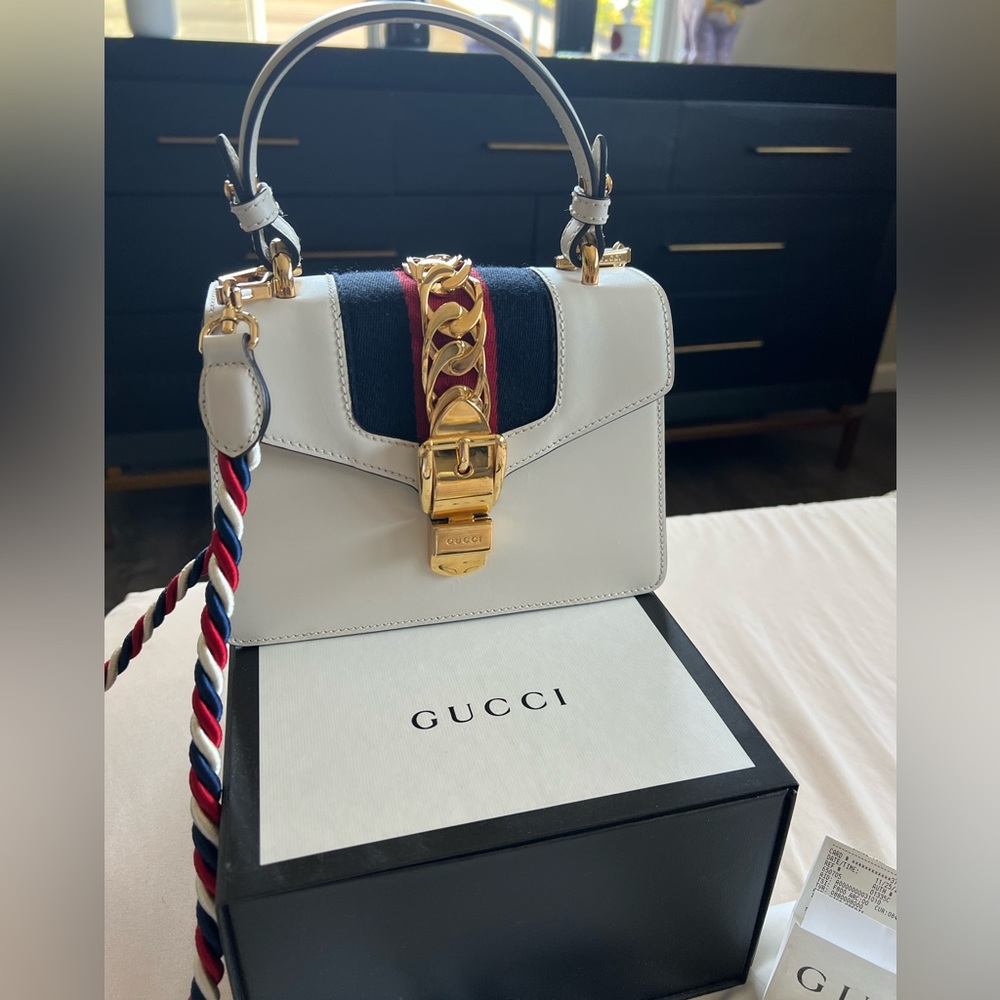 （Like New）Gucci Sylvia white leather crossbody bag - 2 baldrics & receipt & box